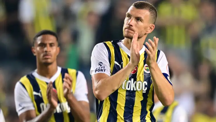 AA-20230814-31912720-31912719-FENERBAHCE_SAVLADAO_GAZIANTEP_DZEKO_DVOSTRUKI_STRIJELAC