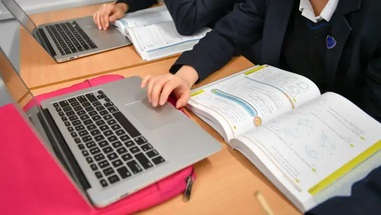 ucenici laptop