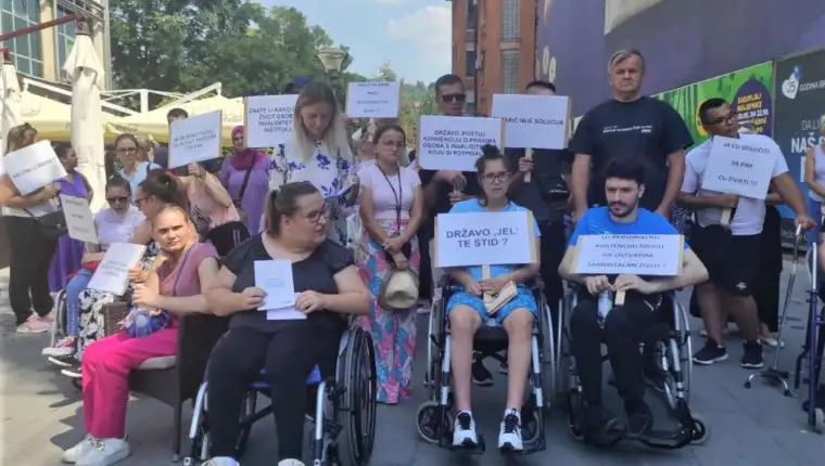 protesti tuzla osobe s invaliditetom