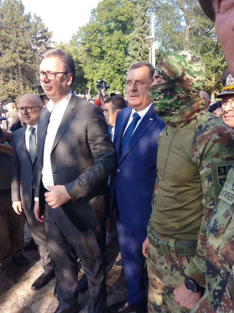 dodik-vucic-srbija-vojska