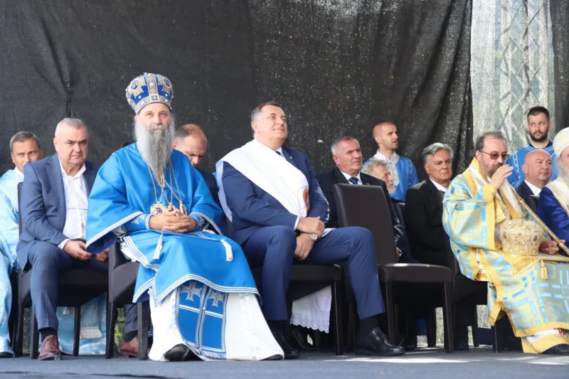 dodik porfirije