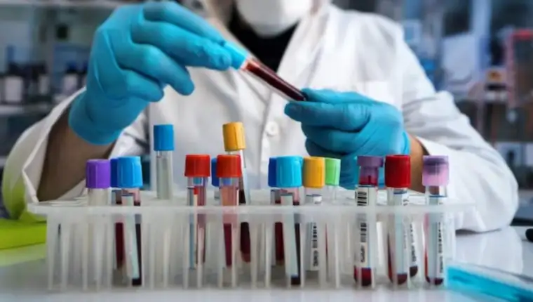 clinical-laboratory-technician-1200x900
