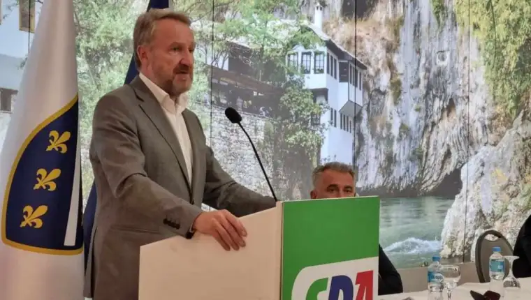 izetbegovic u mostaru sda