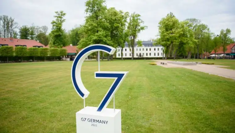 g_7