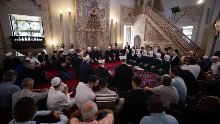 AA-20230927-32253726-32253712-CENTRALNA_MEVLUDSKA_SVECANOST_ODRZANA_U_GAZI_HUSREVBEGOVOJ_DZAMIJI