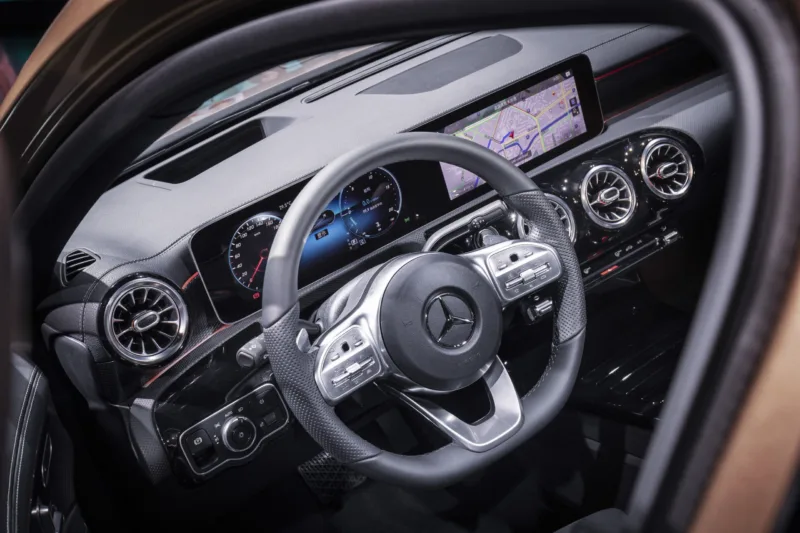 Mercedes-Benz Cars am Vortag der Auto China 2018: Die neue A-Klasse L Limousine feiert Weltpremiere in Peking