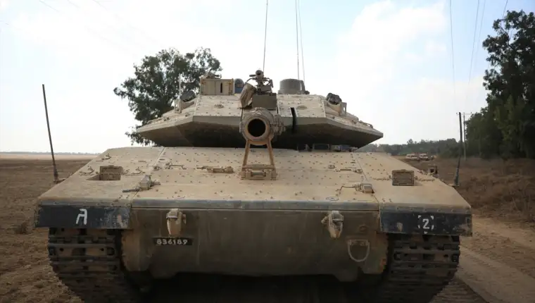 AA-20231013-32391084-32391072-IZRAELSKA_VOJSKA_NASTAVLJA_RASPOREDIVANJE_TENKOVA_I_OKLOPNIH_VOZILA_NA_GRANICI_SA_GAZOM