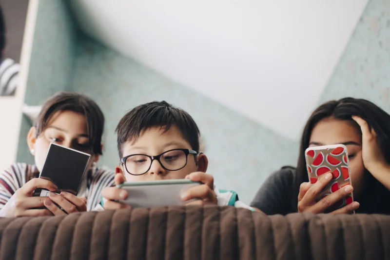 the-5-things-you-must-do-before-giving-a-child-a-smartphone-1640003016