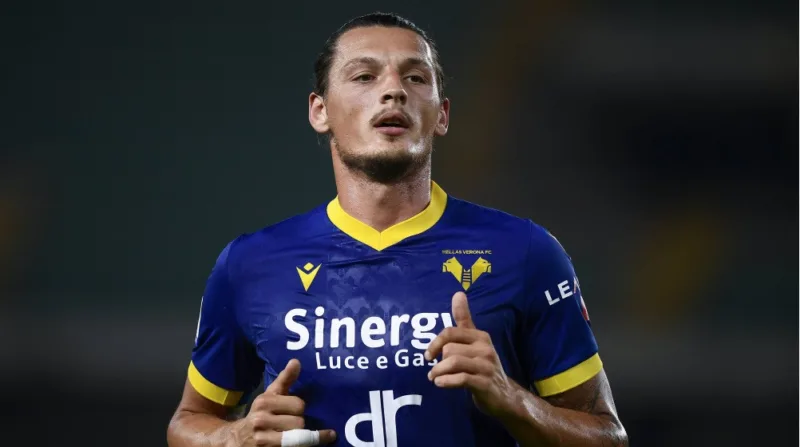 milan-djuric-verona-2022-2023-16
