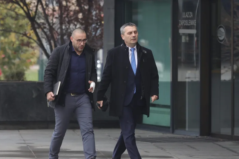 sastanak trojke novembar dizdar