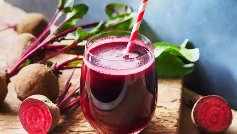 Beetroot,Juice,In,A,Glass,And,Fresh,Organics,Beetroot,On