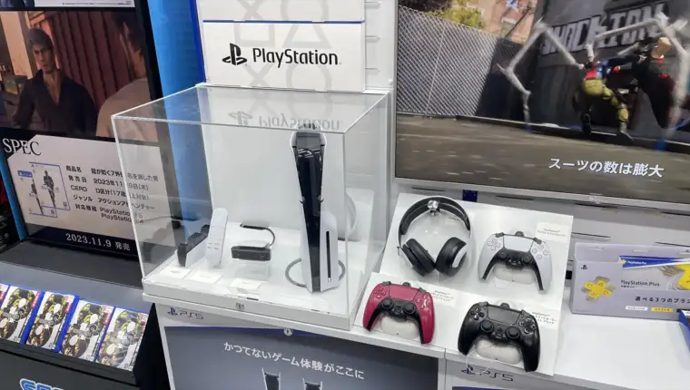 AA-20231111-32806175-32806174-JAPAN_SONY_PREDSTAVIO_PS5_SLIM_KONZOLU