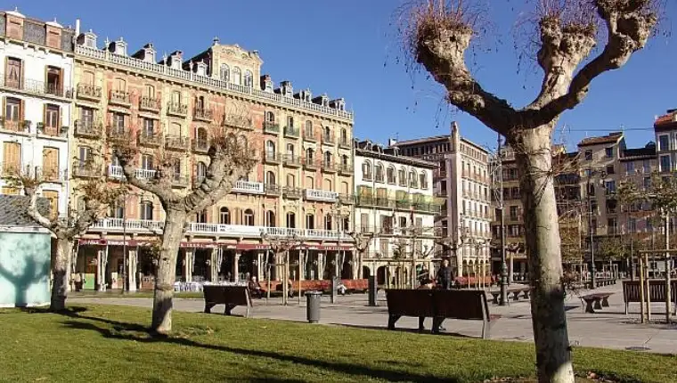 Vista_Plaza_del_Castillo_Pamplona-e1529137789356-640x400
