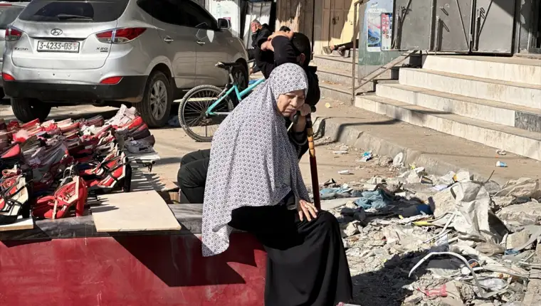 AA-20231130-33071546-33071521-GAZA_LJUDI_NA_PIJACI_KUPUJU_NAMIRNICE_TOKOM_HUMANITARNE_PAUZE