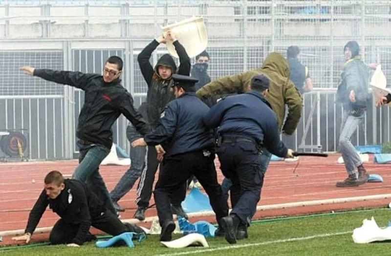 grčka huligani