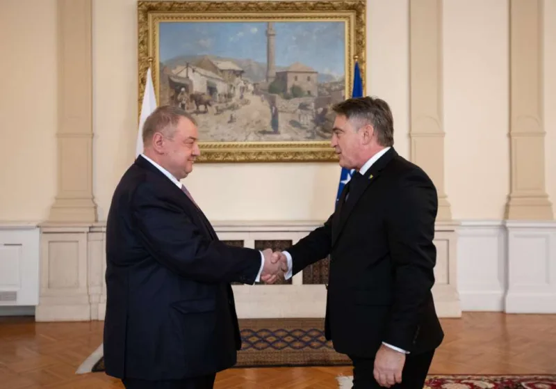 komsic ambasador poljske