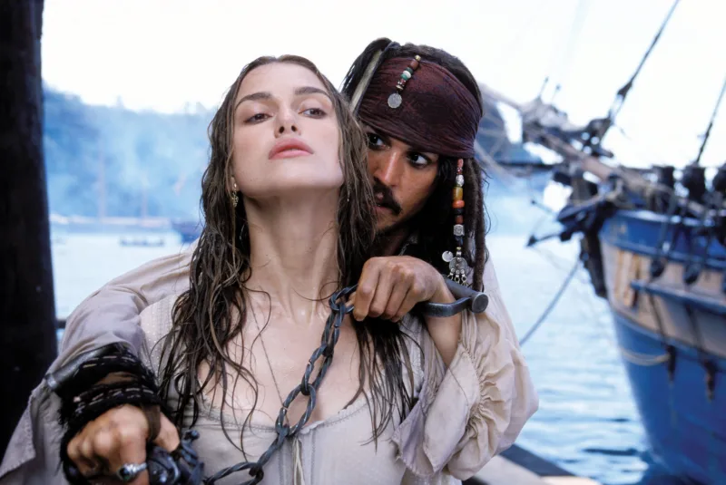 PIRATES OF THE CARIBBEAN, Keira Knightley, Johnny Depp, 2003, (c) Walt Disney/courtesy Everett Colle
