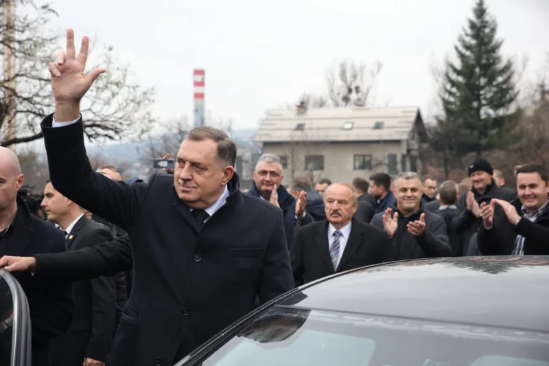 dodik sud bih tri prsta (2)