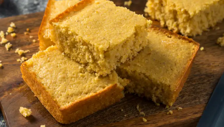Sweet,Homemade,Corn,Bread,Ready,To,Eat