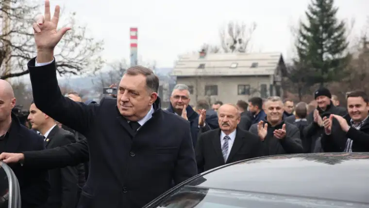 dodik sud bih tri prsta (2)