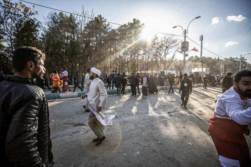 AA-20240103-33344971-33344965-IRAN_NAJMANJE_103_OSOBE_POGINULE_U_EKSPLOZIJAMA_NEDALEKO_OD_MEZARA_GENERALA_SOLEIMANIJA