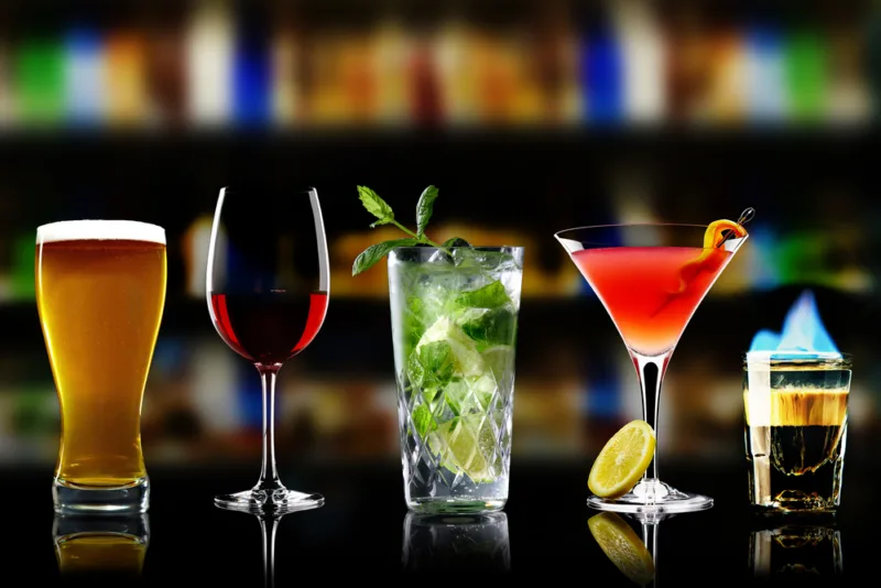 Selection,Of,Best,Selling,Drinks,Beer,Glass,Of,Wine,Cocktails