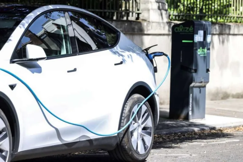 elektricni automobil