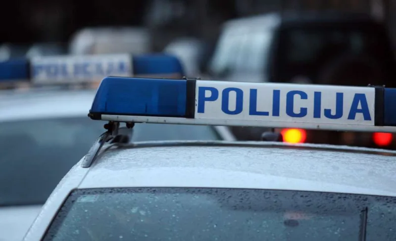 policija