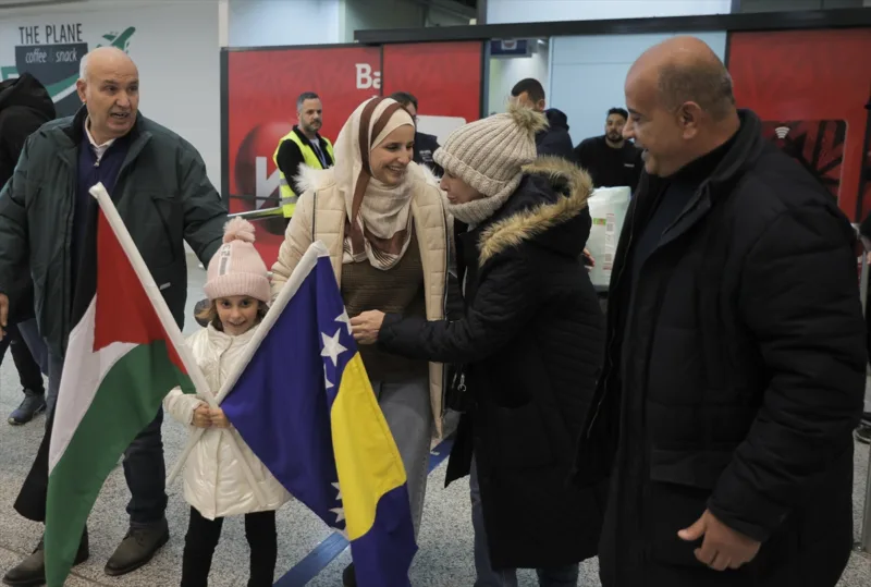 AA-20240115-33443991-33443983-CETVOROCLANA_PORODICA_ELBARAWY_DVA_MJESECA_NAKON_EVAKUACIJE_IZ_GAZE_STIGLA_U_SARAJEVO
