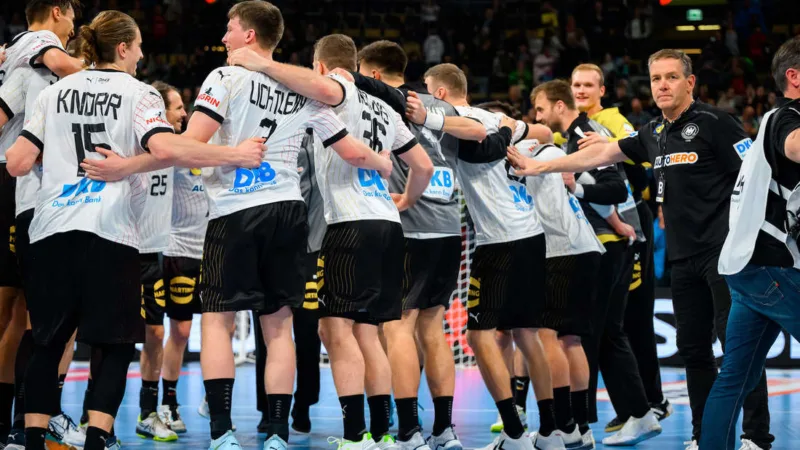 33470256-bei-der-handball-em-im-eigenen-land-will-die-deutsche-nationalmannschaft-ueberzeugen-UsU6YA8OTfe