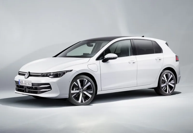 Volkswagen-Golf-8-3