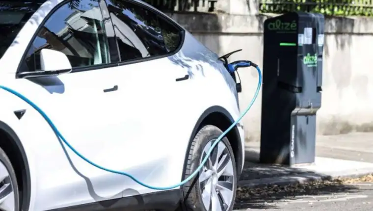elektricni automobil