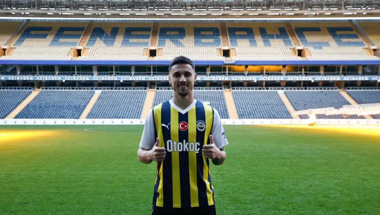 AA-20240113-33431217-33431210-KRUNIC_ZVANICNO_PREDSTAVLJEN_U_FENERBAHCEU