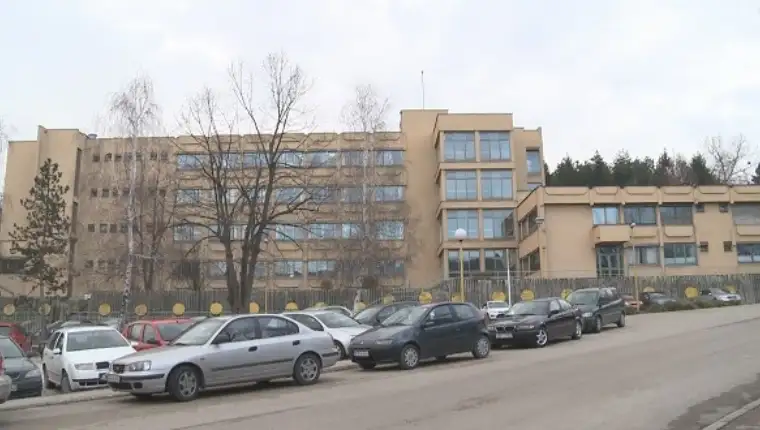 Kliniku za infektivne bolesti tuzla