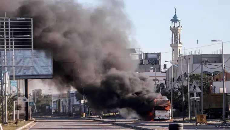 Izraelska vojska pogodila autobus u Gazi