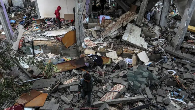 AA-20240127-33543938-33543932-GAZA_PALESTINCI_U_RAFAHU_PRETRAZUJU_RUSEVINE_SVOJIH_DOMOVA