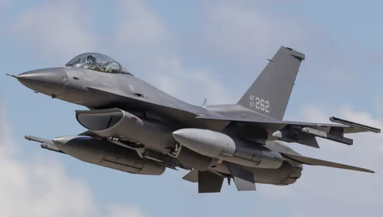 F-16 Fighting Falcon