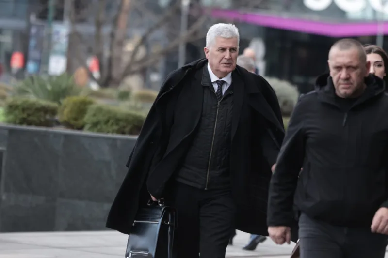 covic-sastanak-parlament-2