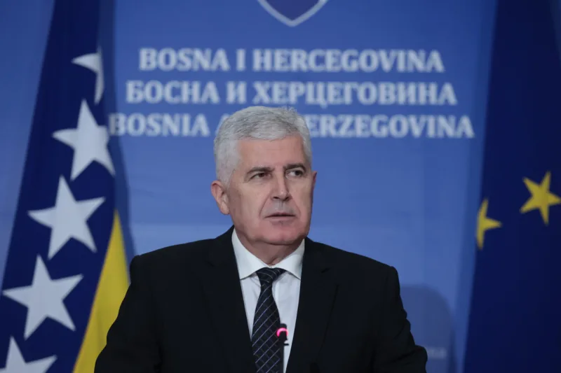 sastanak trojka hdz snsd (11)