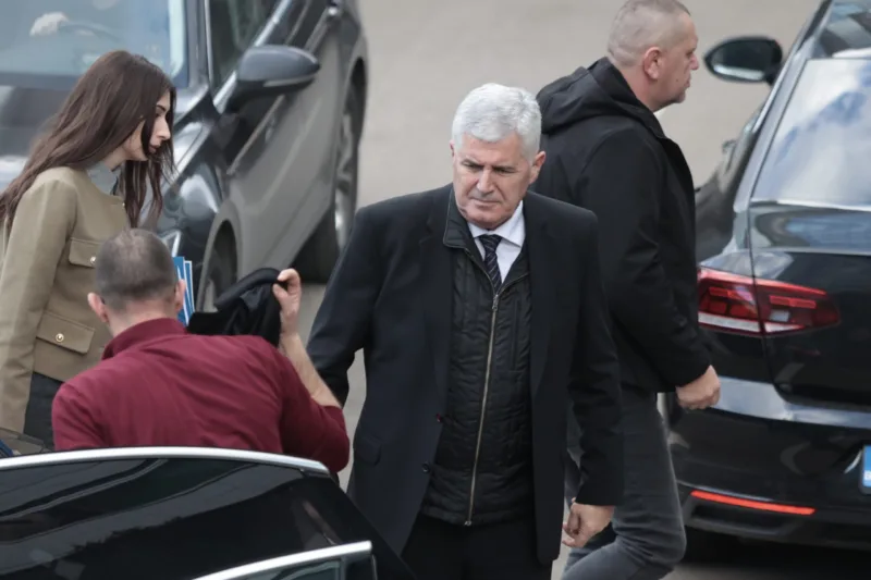 covic-sastanak-parlament-3