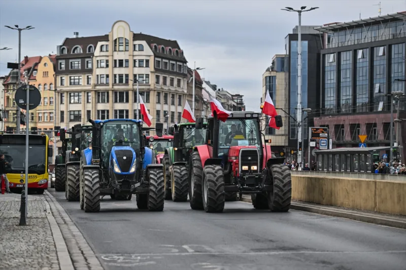 AA-20240215-33714976-33714972-POLJSKA_POLJOPRIVREDNICI_BLOKIRALI_WROCLAW