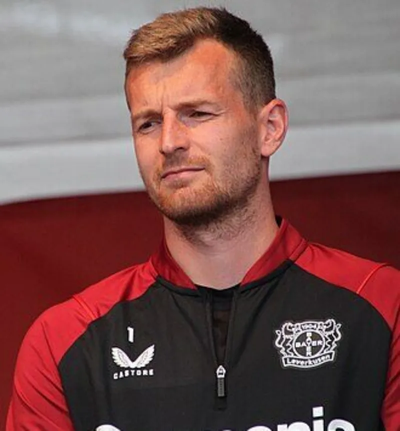 Lukáš_Hrádecký,_2022-07-31,_Saisoneröffnung_Bayer_04,_Leverkusen_(1)