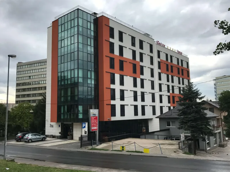 Hotel-Emiran