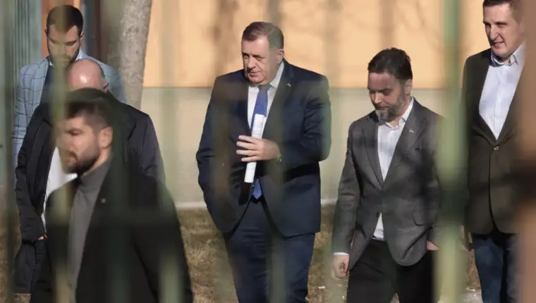 dodik izlazi iz suda bih