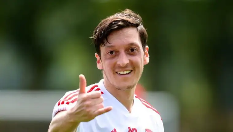 mesut ozil.jpg