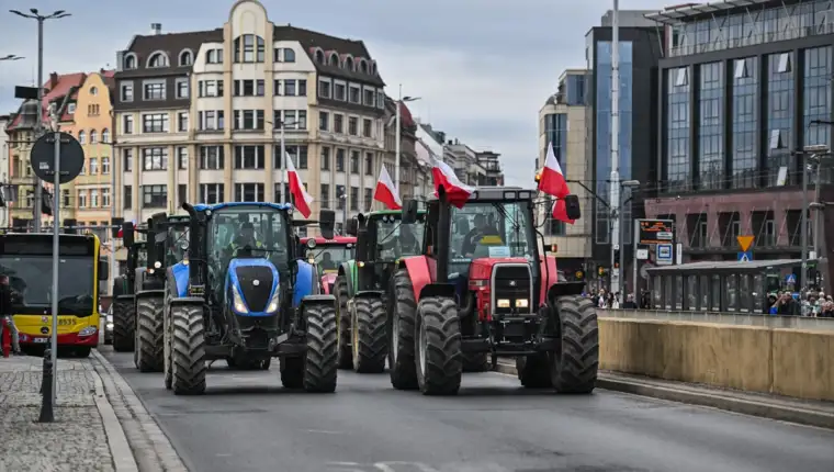 AA-20240215-33714976-33714972-POLJSKA_POLJOPRIVREDNICI_BLOKIRALI_WROCLAW