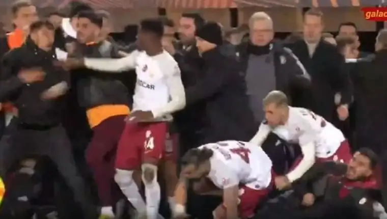 tuča galatasaray sparta