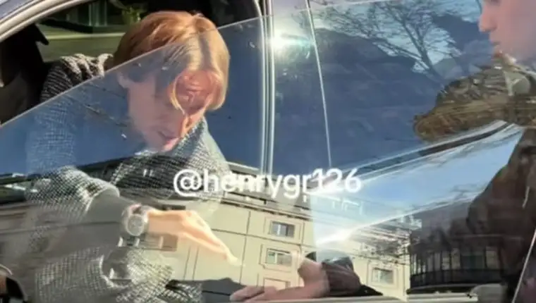 62747922-luka-modric-pokazao-novi-automobil