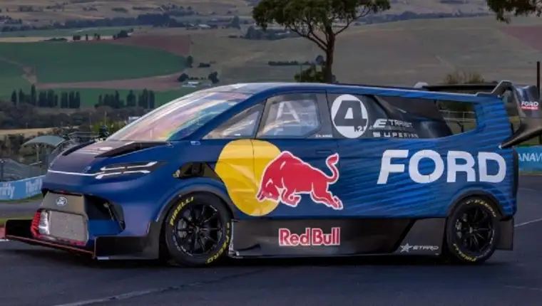 ford supervan.jpg