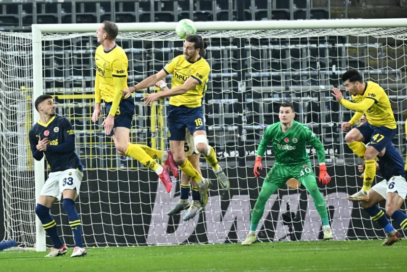 AA-20240307-33920958-33920956-UNION_SAINTGILLOISE_FENERBAHCE